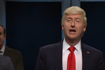 SNL parodies Trump in court.